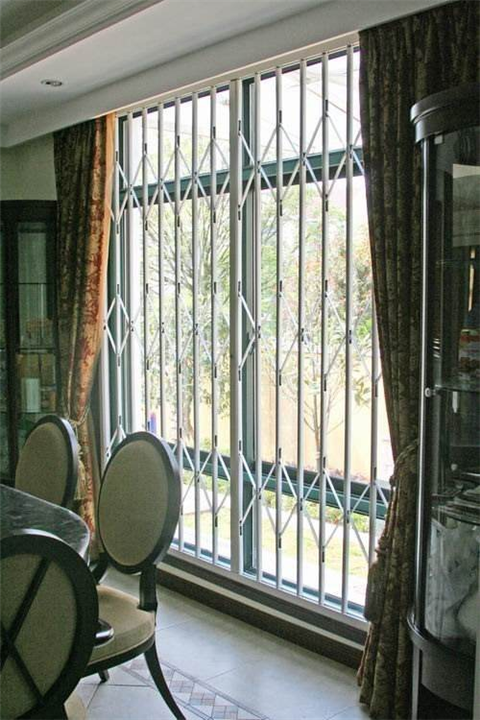 晉江室內(nèi)防護(hù)窗安裝指南與福鼎室內(nèi)防護(hù)窗廠價(jià)直銷服務(wù)介紹